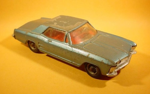Corgi toys 245 buick - 245,