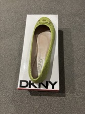 DKNY shoes Size 4.5