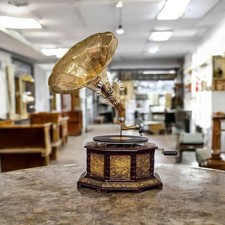 Antique Gramophone, Fully