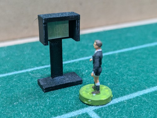 Subbuteo var monitor and - var,