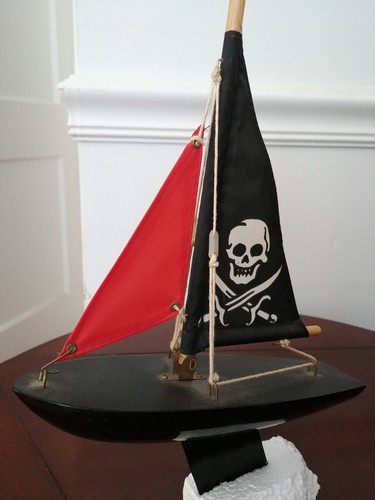 Rare vintage wooden red black - rare,