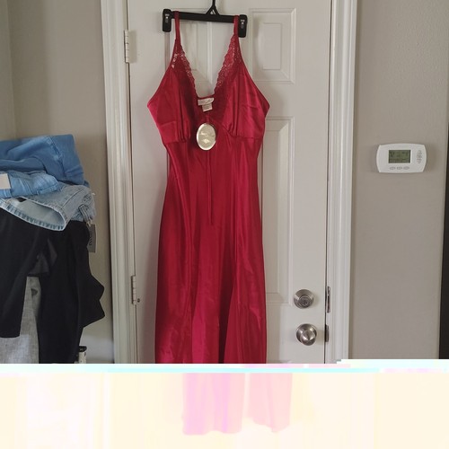 Vintage with tags - tags, red