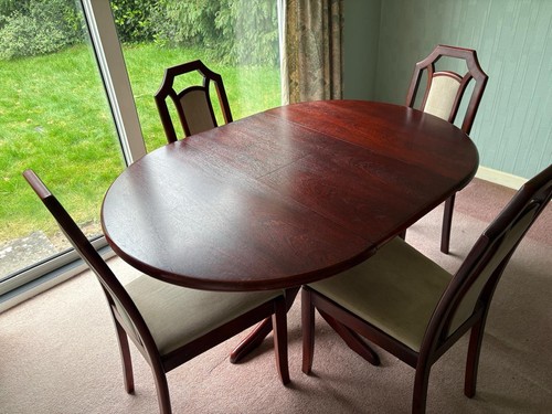 Dining room extendable table - room,