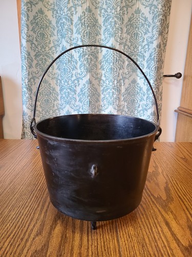 Cast iron bean pot gypsy - iron, no