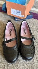Petasil girl black shoes UK9