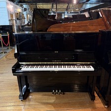 Yamaha upright piano black - u3,