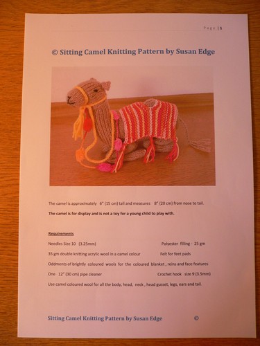Sitting camel knitting - sitting,