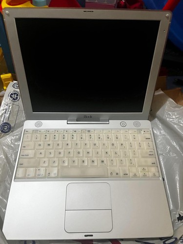 Apple ibook white and compaq - ibook,