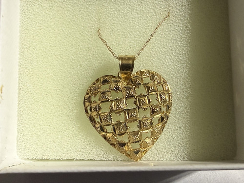 Heart shaped 10k - gold, diamond