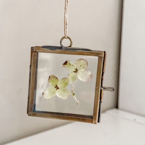 Tiny brass metal - tiny,