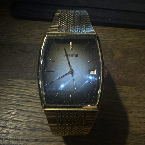 Accurist tonneau gold tone - tonneau,