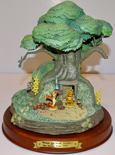 Wdcc pooh bear house - +,
