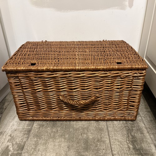 Sturdy vintage wicker - vintage,