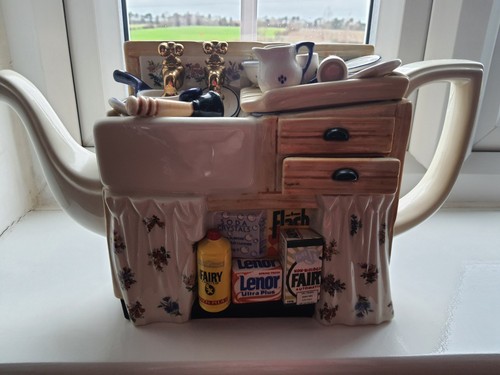 Paul cardew kitchen - "kitchen, sink"