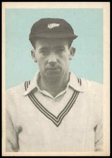 Master Vending - 'Cricketer Series' (1958) - #16 - Eric Petrie (Northern Dist...