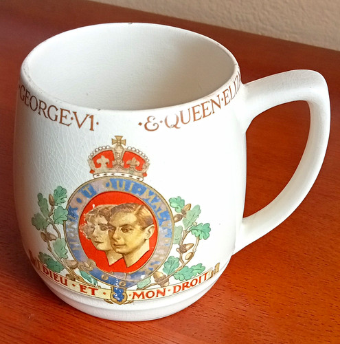 Goss 1937 coronation mug - h,
