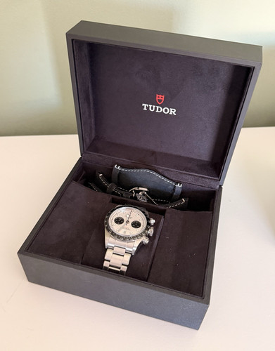 2022 tudor black - bay, chrono