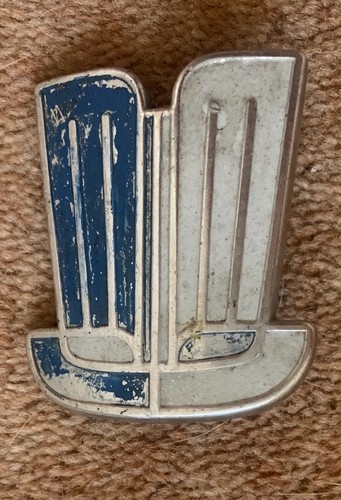 Triumph bonnet badge shield - triumph,