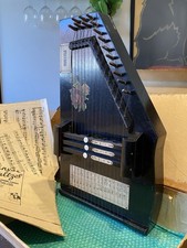 Auto Harp With Rose Design – Vintage – Made in Germany – With Hard Case & Music