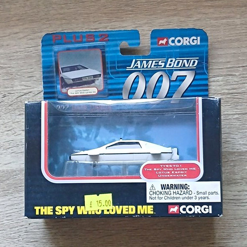 Corgi james bond 007 lotus - james,