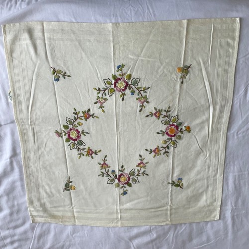 Vintage cream embroidered - cream,