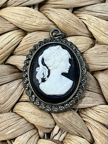 Vintage embossed cameo pendant - vintage,
