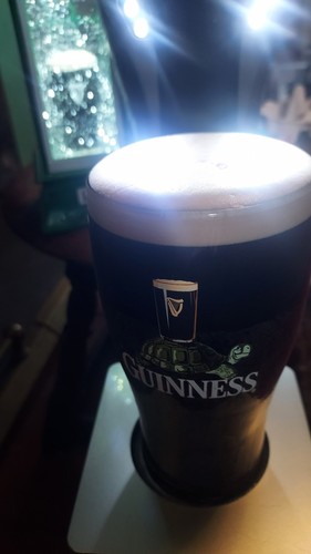 Guinness surger unit pub - surger,