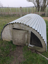 Pig / Goose / sheep Arc With Floor And Door Used but solid condition
