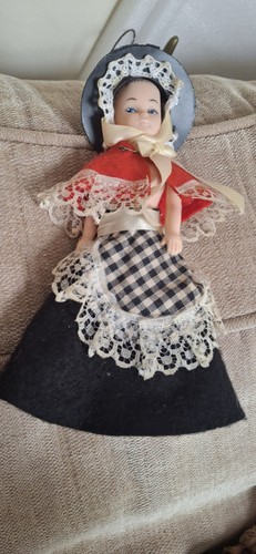 Vintage welsh costime doll - welsh,