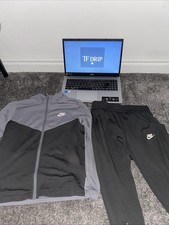 Grey Nike Tech Fleece
