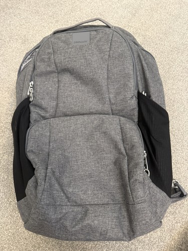 Bnwot pacsafe metrosafe ls450 - bnwot,