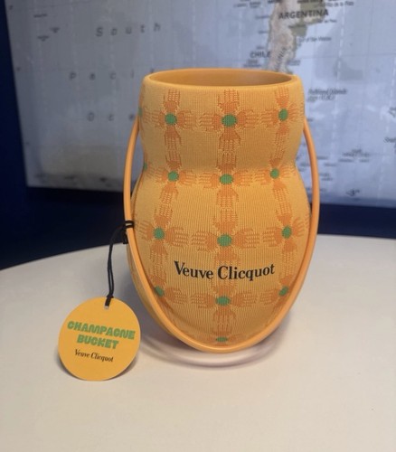 Veuve clicquot champagne - clicquot,