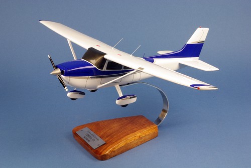 Cessna 172 skyhawk desk - cessna, top