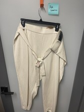 NWT Nine West Ivory Cropped
