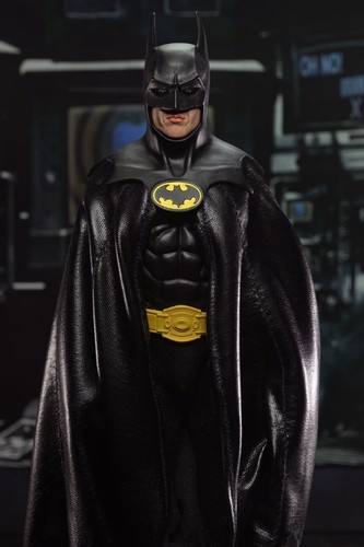 Neca clothed batman - 8",