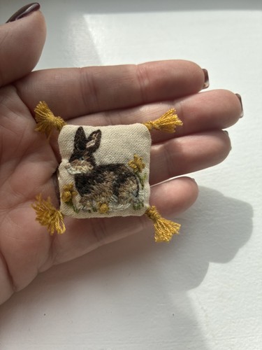 12th scale dolls house - scale, hand