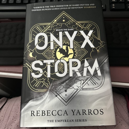 Onyx storm discover - onyx, the