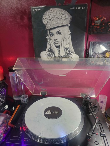 Poppy girl vinyl - i, girl?