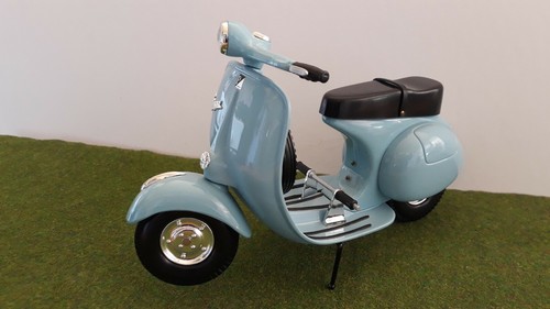 Vespa sportique scooter - scooter, light