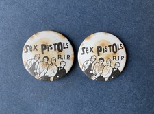 2 Vintage New Wave Sex Pistols RIP   Tin Pin  Badges X2  Music Punk Rock Johnny
