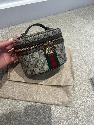 Gucci bag makeup - , /