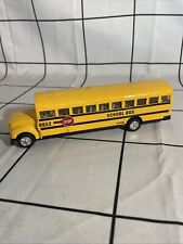 American School Bus. No SS9852. Yellow. Die Cast. 0 Scale. Unboxed. Pull and Go.