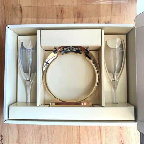 Moet chandon champagne pair - champagne,