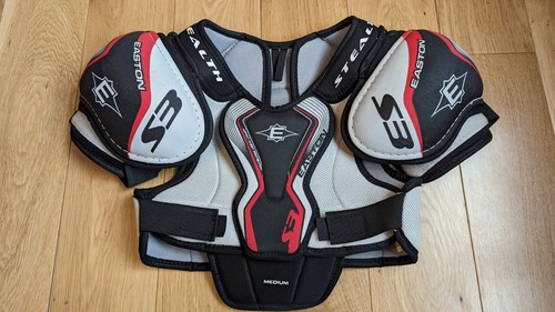 Youth ice hockey - shoulder, pads