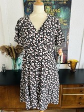 Joanie Clothing X Bus Stop Floral 1940’s Style Tea Dress Size 14 NWOT