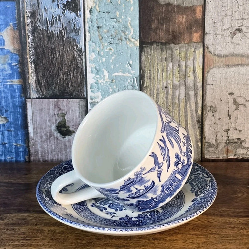 Vintage churchill white and - vintage,