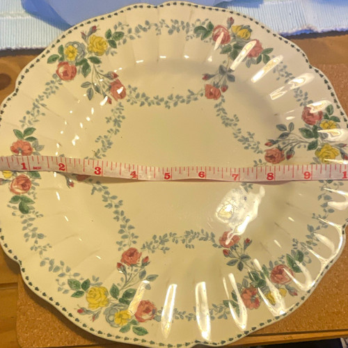 Royal doulton floral scalloped - royal,