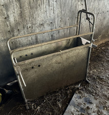 Galvanised Calf Dehorning Crate Crush With Wooden Floor