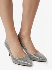 Monochrome Embossed Pointed