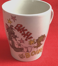 1970s TOM & JERRY 3 1/8" MUG METRO GOLDWYN MAYER INC MGM STAFFORDSHIRE POTTERIES